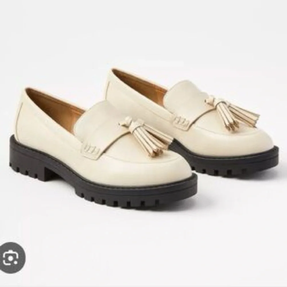 Beige Leather Tassel Loafers - Picture 2 of 9